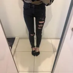 AMERICAN EAGLE ブラックダメージジーンズ