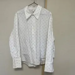 Ｈ＆Ｍ新品同様 ホワイト　シルバースタッズ付き柄長袖シャツ