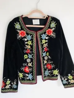 【ミーア】ノーカラー刺繍ジャケットのサムネイル