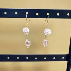 ハンドメイド ピンクバラピアス