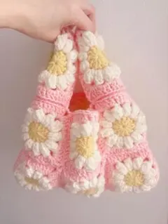 花柄モチーフのトートバッグ