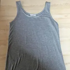 ビジュー付き タンクトップ グレー