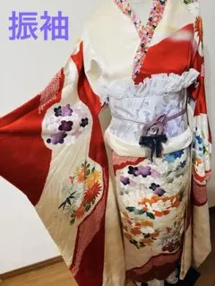 4/30まで限定価格‼️激安‼️ 振袖　アンティーク　赤と白の華やかな刺繍付きセット