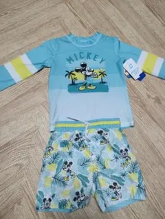 ディズニー　ミッキー ラッシュガードとショートパンツ セット 4歳