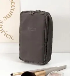 ★大幅値下げ中！ナイロン トラベルポーチ　andUS