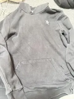 adidas グレー フード付きパーカー