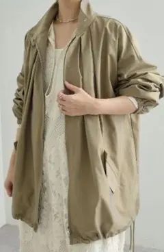 SALE！新品タグ付き Omekashi（オメカシ）スタンドテントブルゾンのサムネイル