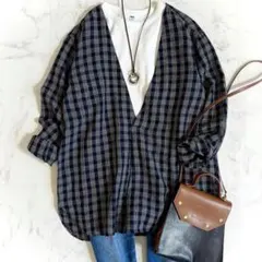 美品＊アーバンリサーチドアーズ Vネックリネンチェックプルオーバー ネイビー