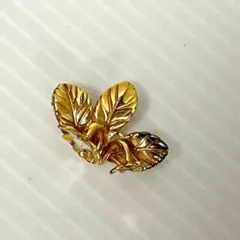 三つ葉 ブローチ ゴールド 小ぶり 2cm 上品 シンプル 葉っぱ リーフ 植物のサムネイル