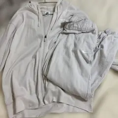 NIKE セットアップ　アイボリー