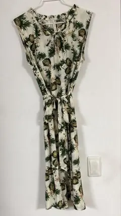 パイナップル柄ノースリーブワンピース