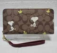 COACH　スヌーピー ラウンドファスナー長財布