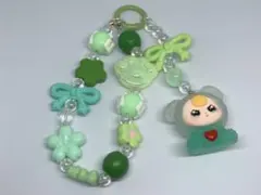 最終値下げ❣️24時間以内発送❣️１点のみ【緑色】ハンドメイド　ビーズストラップ