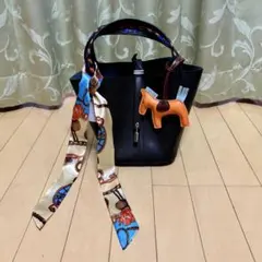 【新品】馬のチャーム付きブラックトートバッグ