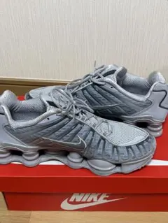 Nike Shox シルバー - メルカリ