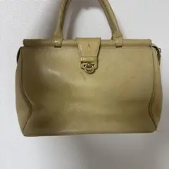 ベージュ レザー ハンドバッグ