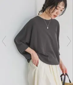 新品タグ付き　タックフライスワイドTシャツ　アーバンリサーチドアーズ　チャコール