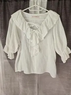 レトロガール フリル付きホワイトブラウス