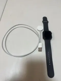 Apple WatchSE本体ブラック 充電ケーブル付き　ジャンク