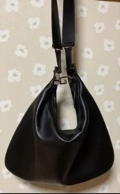 GUCCIショルダーバッグ ブラック MW08624 GUCCIショルダーバッグ ブラック MW08624 - メルカリ