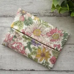 ポケットティッシュケース　普通サイズ　ラミネート　ハンドメイド　花柄　ピンク　①のサムネイル