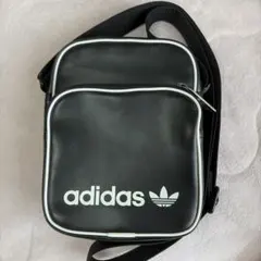 adidas ショルダーバッグ ブラックのサムネイル