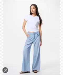 UNIQLO ドレープワイドフレアジーンズ 24