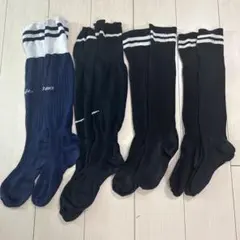 ASICSとNikeのサッカーソックス4足セット