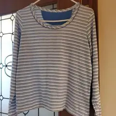 青と白のストライプ 長袖Tシャツ