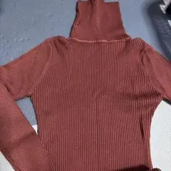 ハイネックリブニット　赤