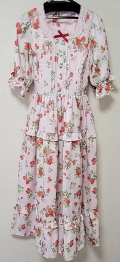 新品未使用タグ付き　アクシーズファムkawaii 　イチゴワンピース　ピンク
