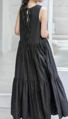 ●新品●ティアード　ワンピース　ブラック　ノースリーブ　ロング丈　フレア