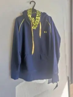 Under Armour ネイビー フード付きパーカー