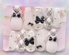 ネイルチップ　即購入ok フレンチガーリー　黒　リボン　囲みネイル　埋め尽くし