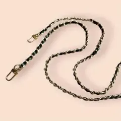 ♯黒と金のスマホストラップ