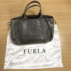 美品 フルラ ワンショルダー レザー シボ革 パイソン型押し 底鋲 