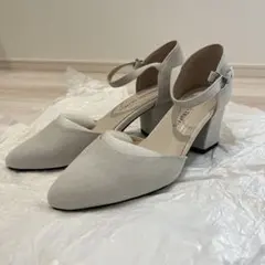 グレー ポインテッドトゥ ハイヒール