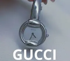 シルバー文字盤グッチ　GUCCI　レディース　バングルウォッチ　時計　腕時計美品