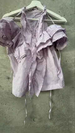 スナイデル薄紫ストライプのフリルオフショルダートップス可愛い