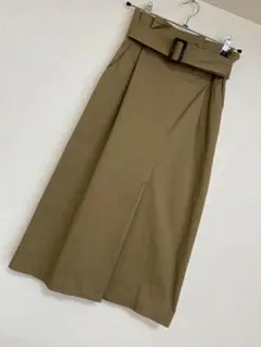 美品★フリーズマート ベルト付きベージュタイトスカート 裏地付き　フリーサイズ