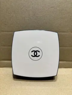 シャネル　CHANEL レベージュパレットルガール　ライト　アイシャドウ　匿名