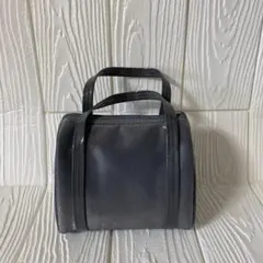 シルバー合成皮革 ポーチ ファスナー付き