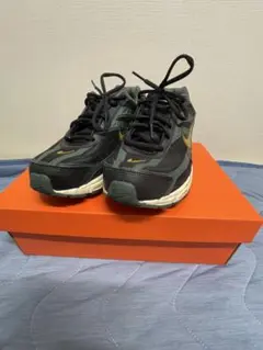 NIKE INITIATOR