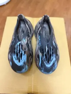 2026年最新】yeezy foam runner 28.5の人気アイテム - メルカリ