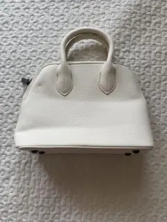 ホワイトハンドバッグ