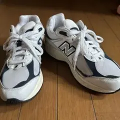 New Balance 2002R ホワイト/ネイビー スニーカー