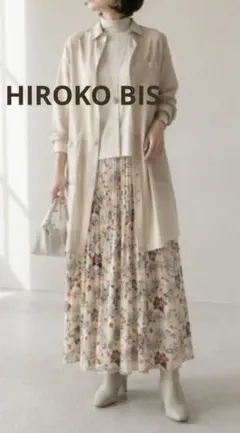 HIROKO BIS 花柄プリーツ加工スカートのサムネイル