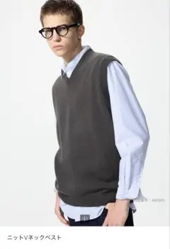 S ユニクロ　ベスト　ニットベスト　Vネックベスト　グレー　UNIQLOのサムネイル