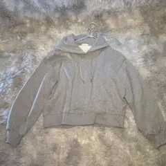 【美品】GU☆ クロップド丈 フード付き パーカー☆グレー☆Ｌサイズ