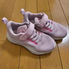 Puma　プーマ　 ピンク スニーカー　キッズ